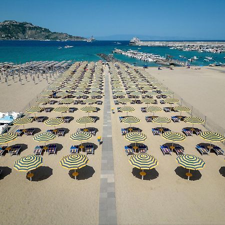 Hotel Sabbie D'Oro Giardini Naxos Exterior foto