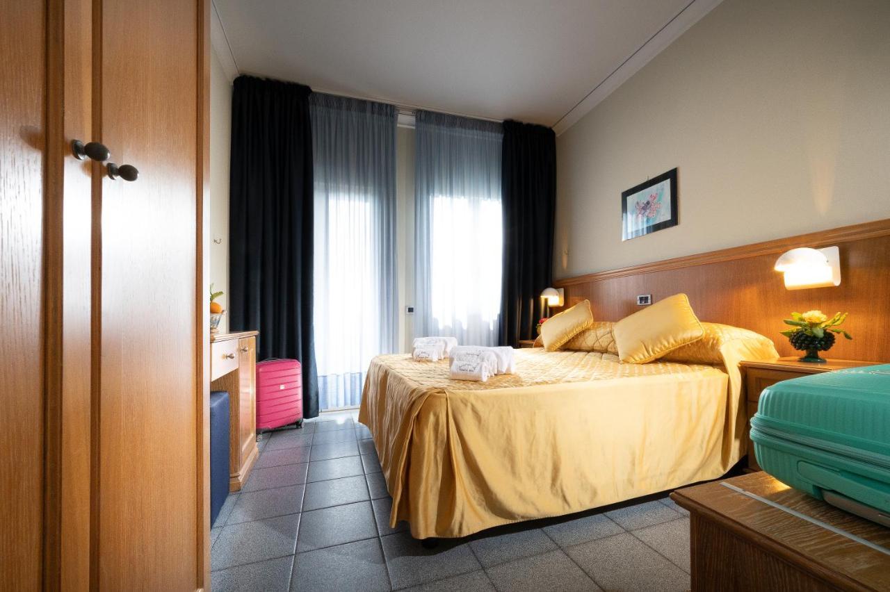 Hotel Sabbie D'Oro Giardini Naxos Exterior foto