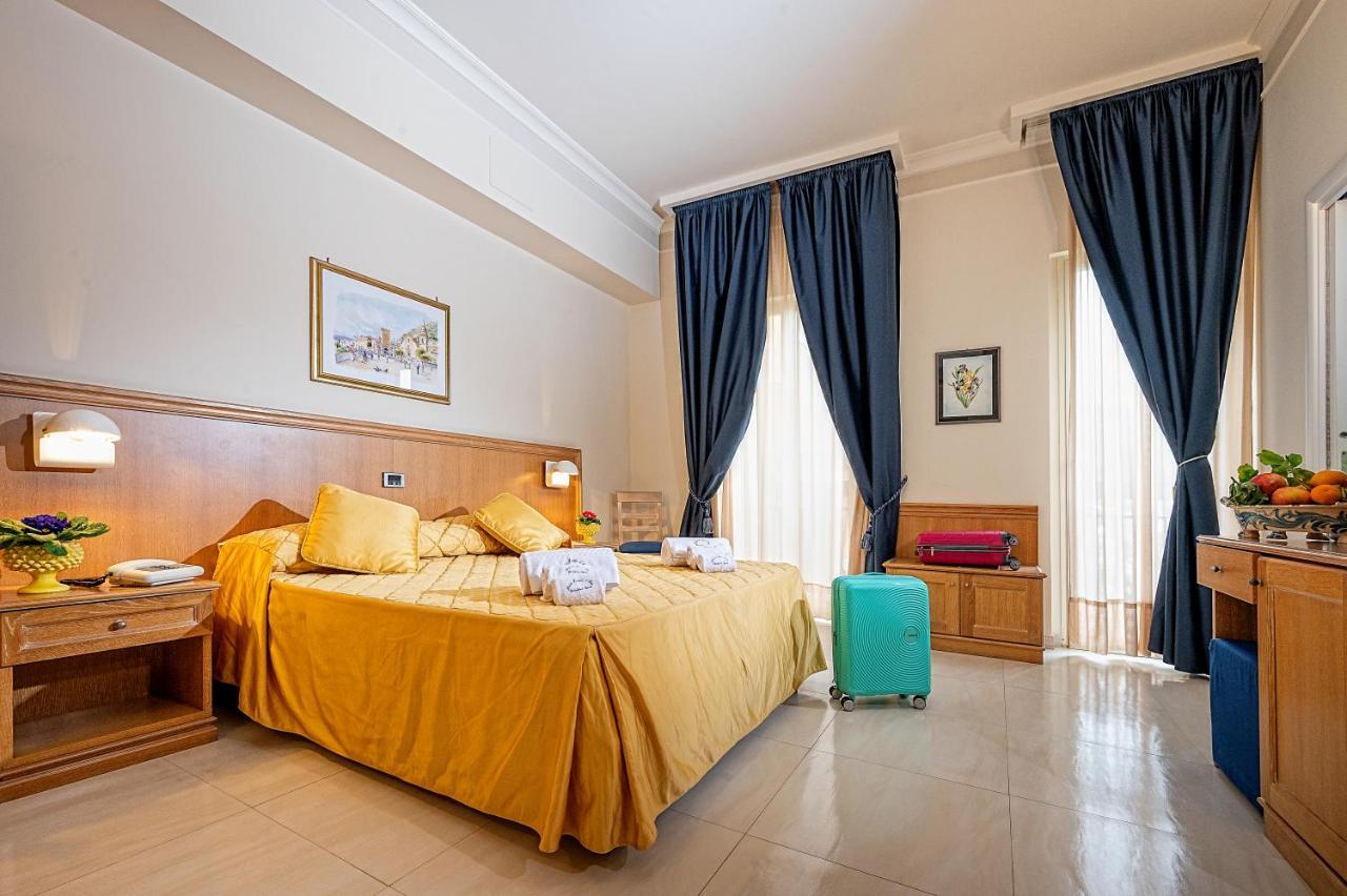 Hotel Sabbie D'Oro Giardini Naxos Exterior foto