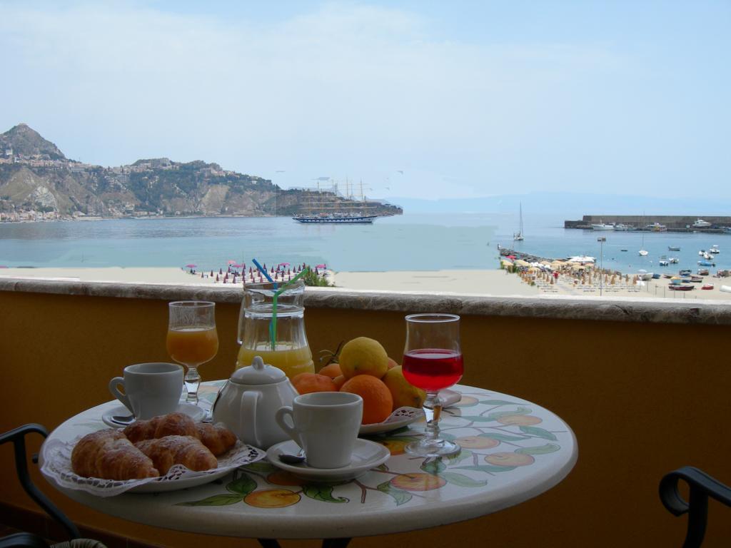 Hotel Sabbie D'Oro Giardini Naxos Exterior foto